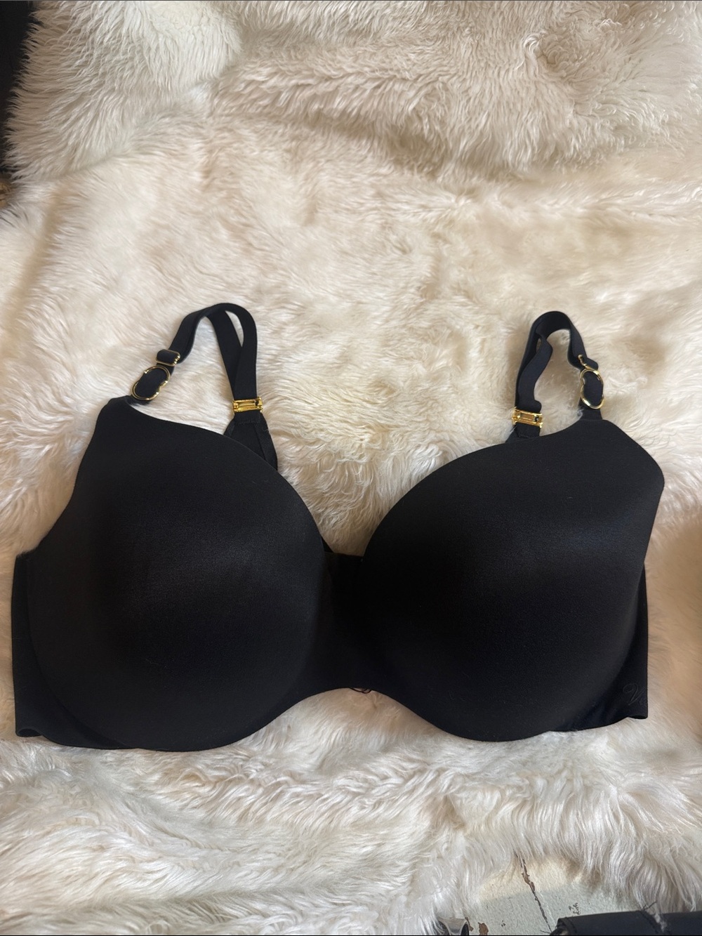 Victoria’s Secret Black Full Coverage Underwire Bra Size 40D Gold Har
